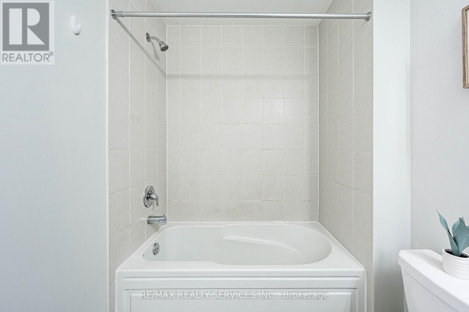 60 Brixham Lane Property Photo 38