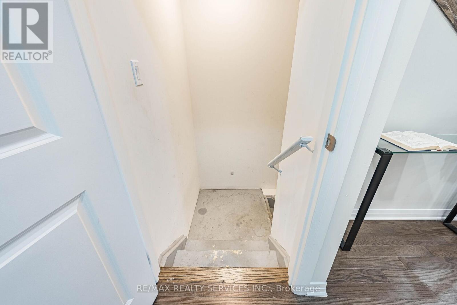 60 Brixham Lane Property Photo 40