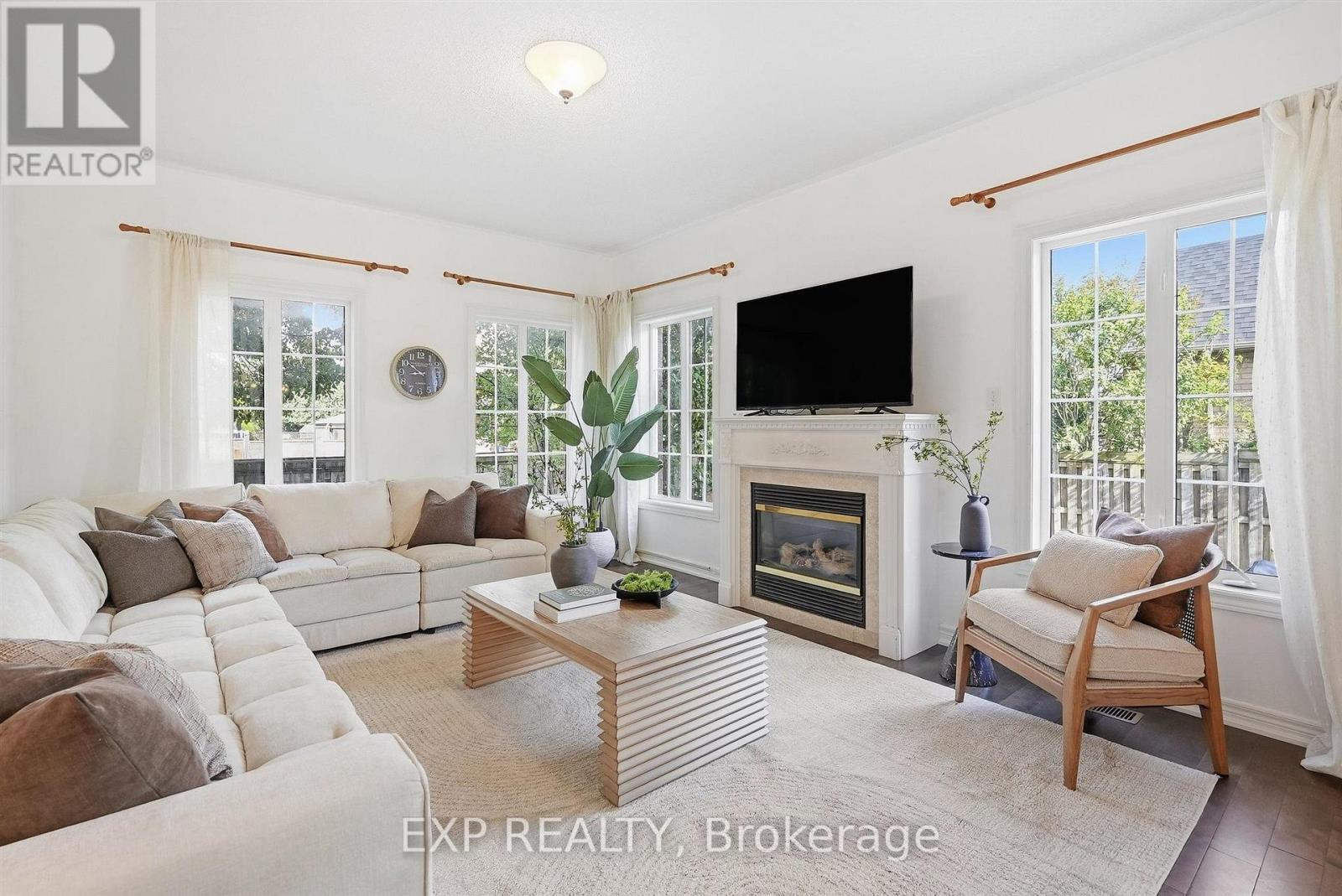 1046 Agram Drive Property Photo 1