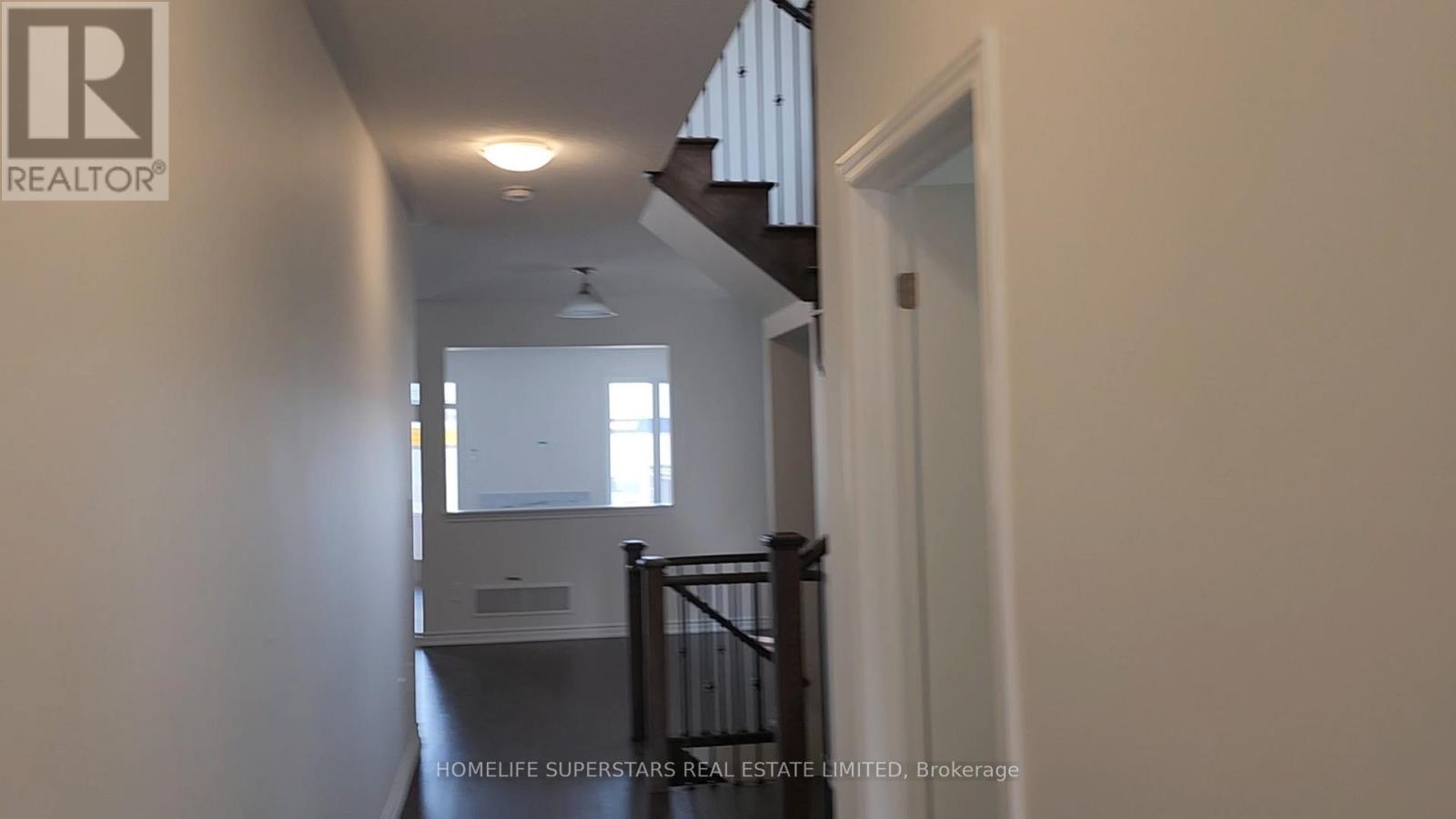 1499 Kitchen Court N Property Photo 3