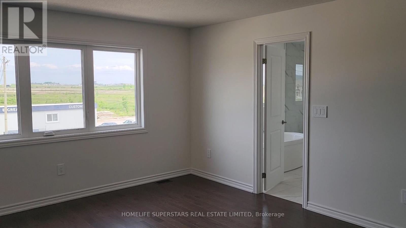 1499 Kitchen Court N Property Photo 5