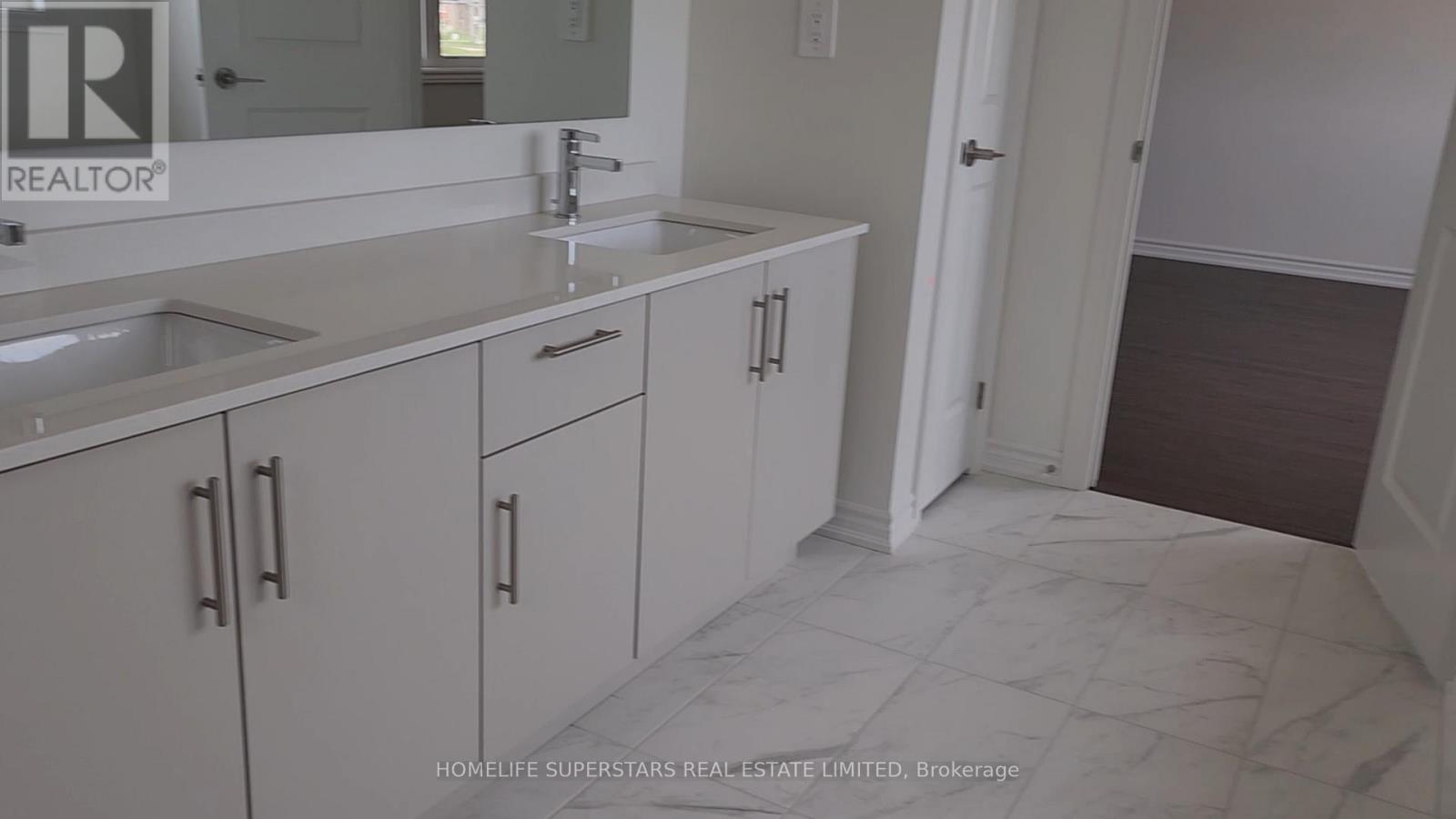 1499 Kitchen Court N Property Photo 9