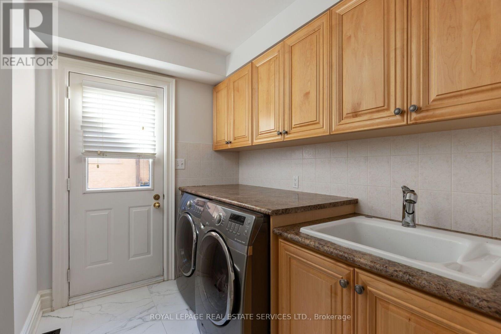 4279 Bridlepath Trail Property Photo 17