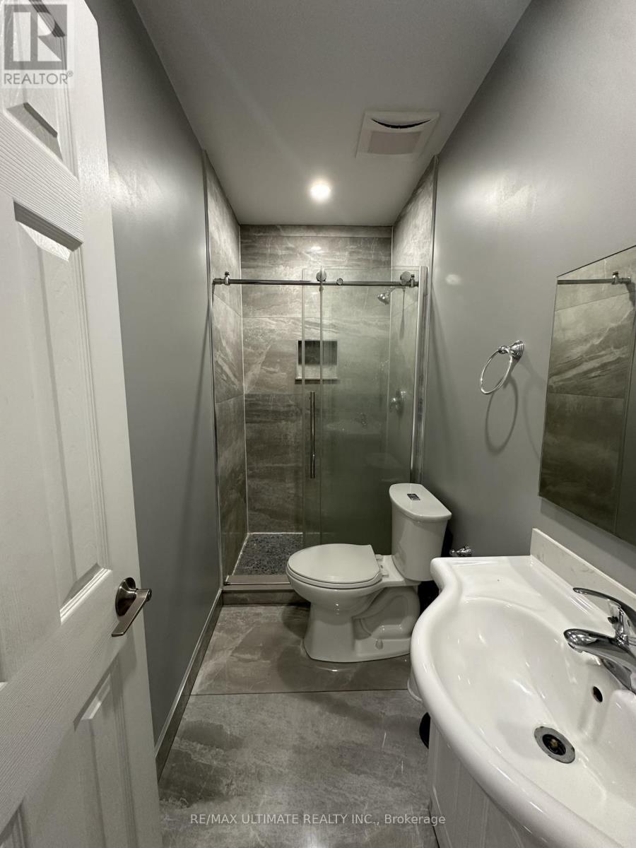 Unit A - 1705 Jane Street Property Photo 5