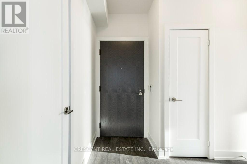 3829 - 5 Mabelle Avenue Property Photo 2