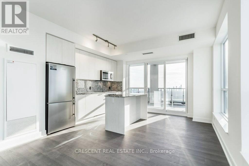3829 - 5 Mabelle Avenue Property Photo 6