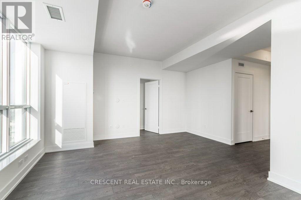 3829 - 5 Mabelle Avenue Property Photo 14