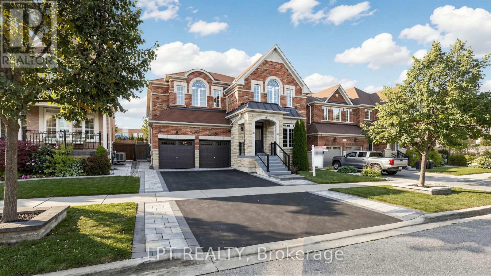 4 Plentywood Drive Property Photo 2