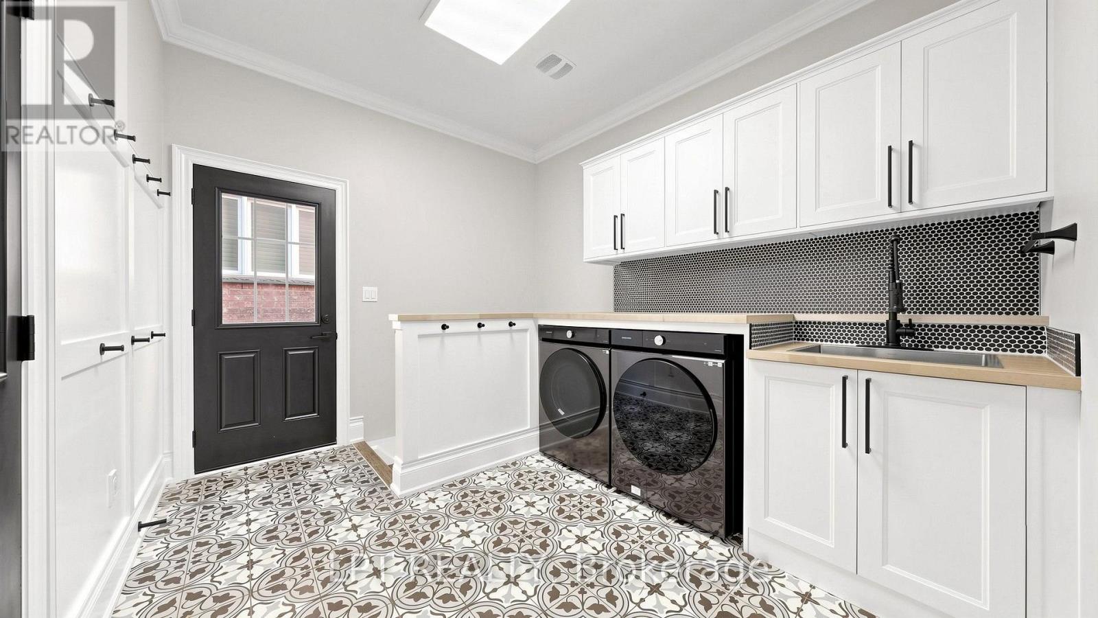 4 Plentywood Drive Property Photo 16