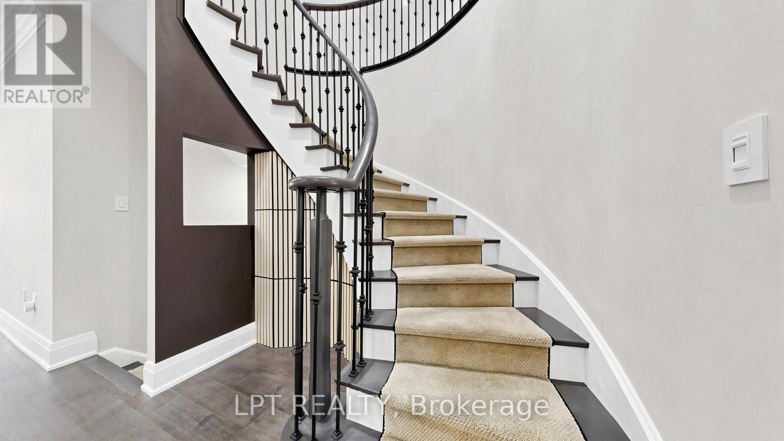 4 Plentywood Drive Property Photo 17