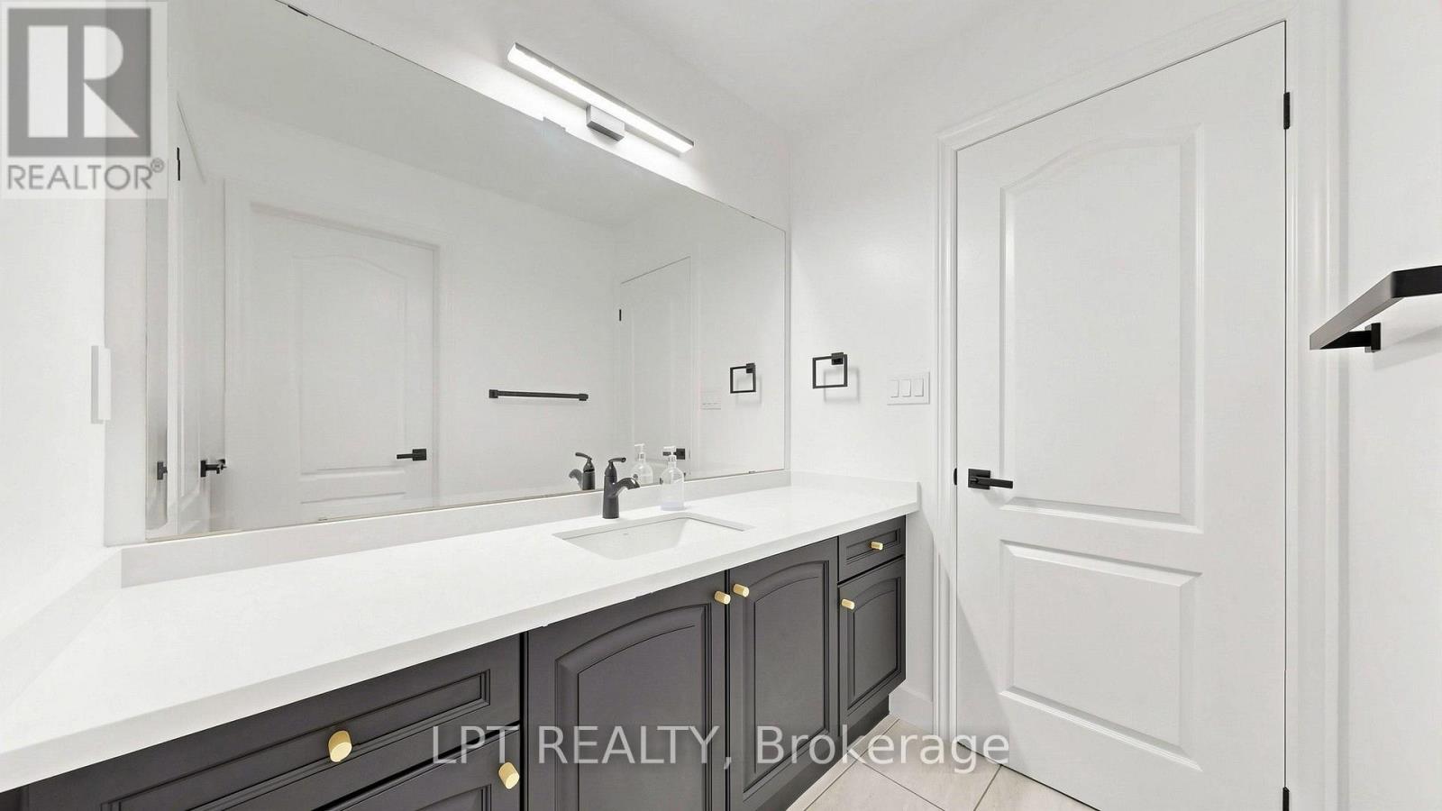 4 Plentywood Drive Property Photo 27