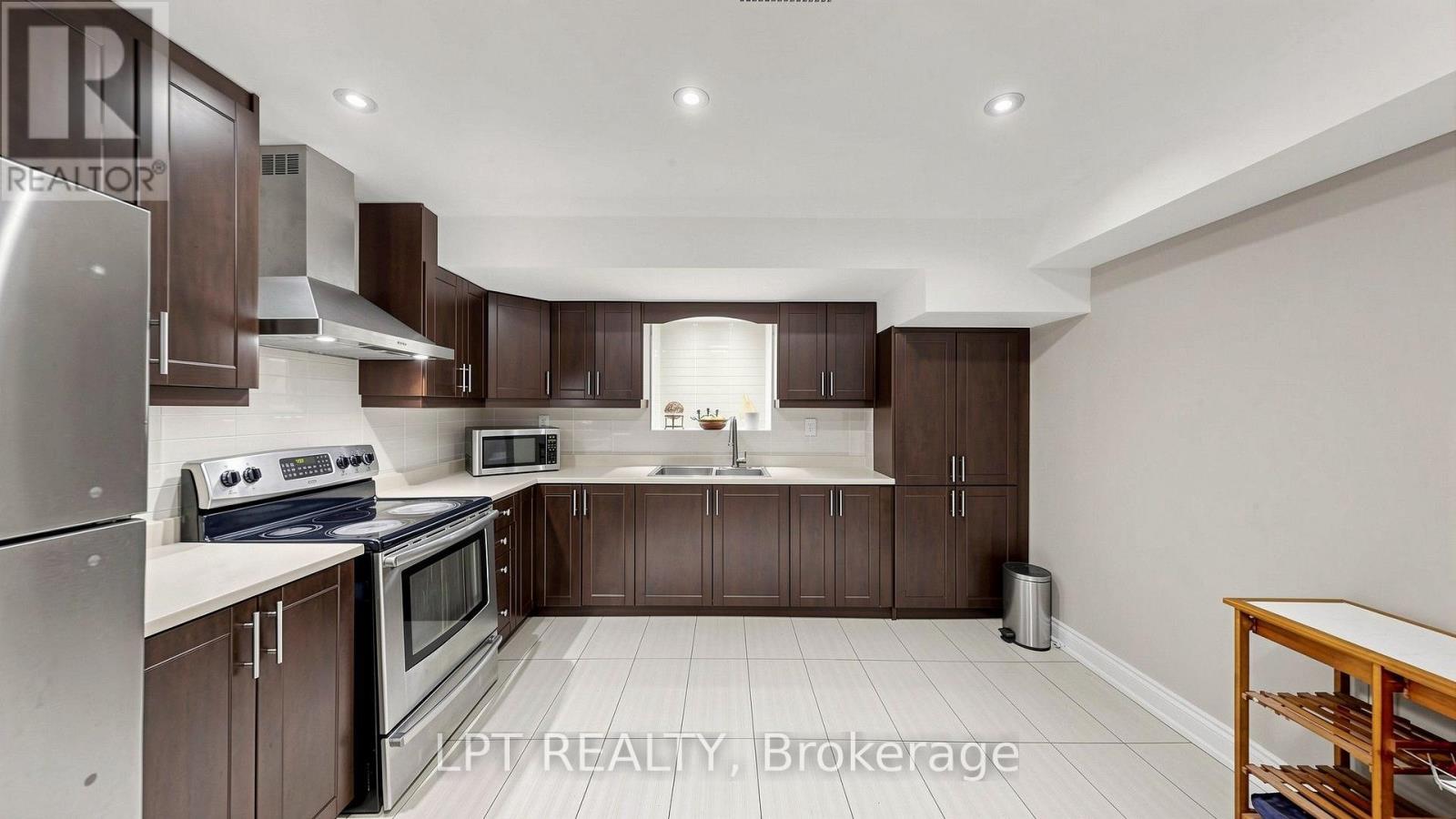 4 Plentywood Drive Property Photo 29