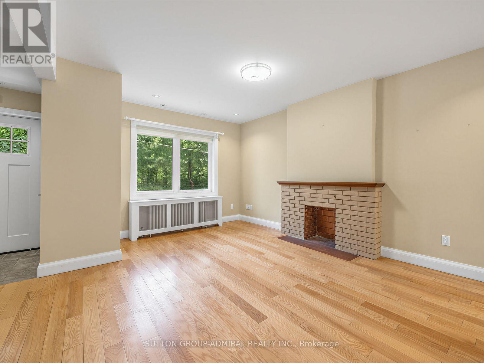 246 Ellis--main Avenue Property Photo 9