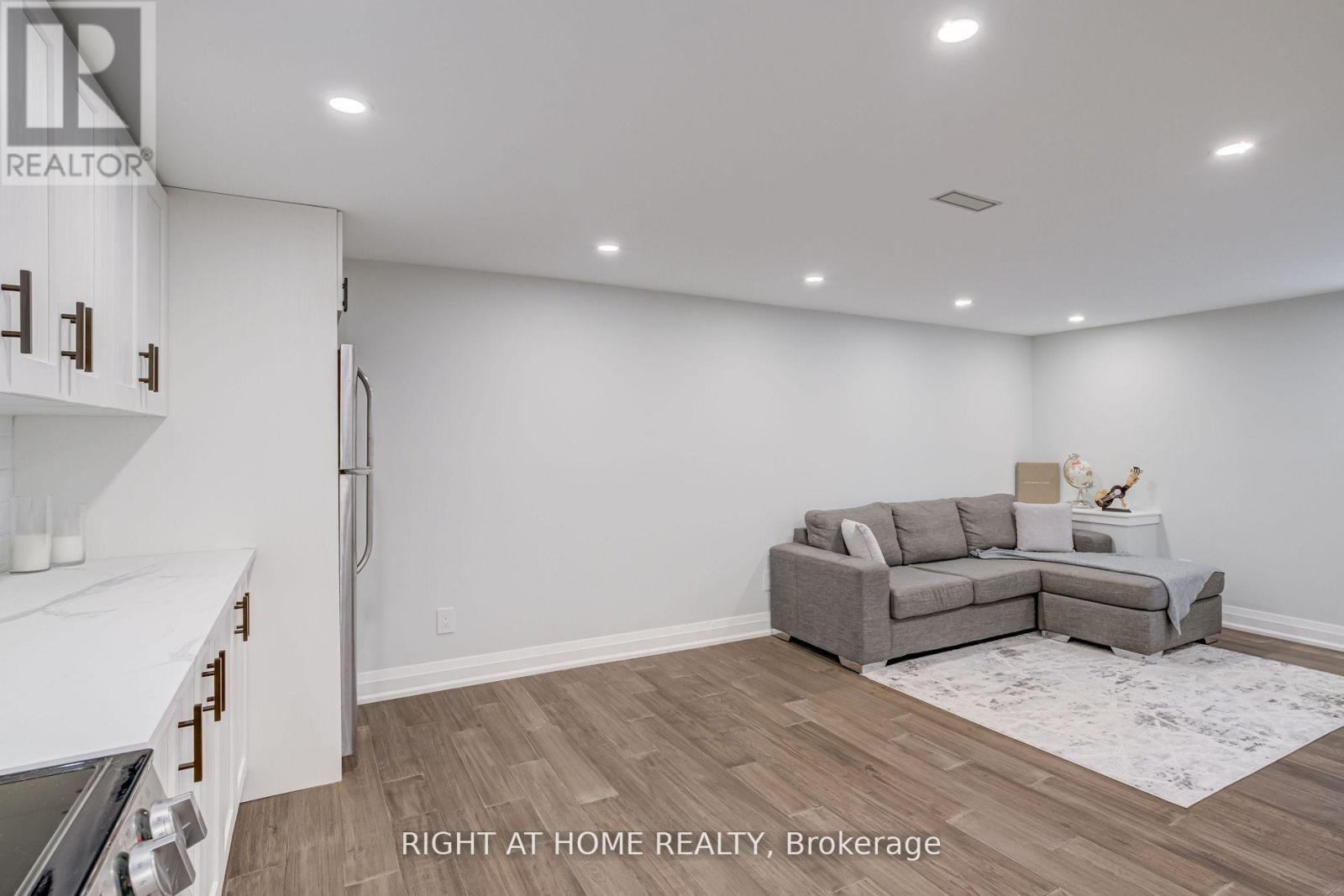 260 Louis Drive Property Photo 32