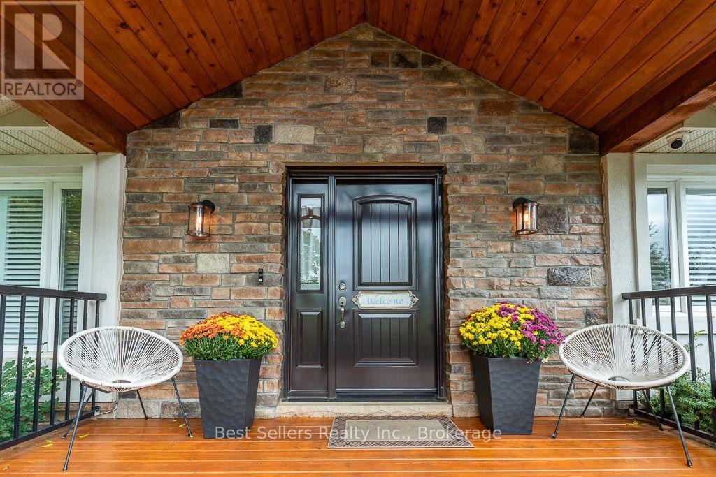7407 Milburough Line E Property Photo 5