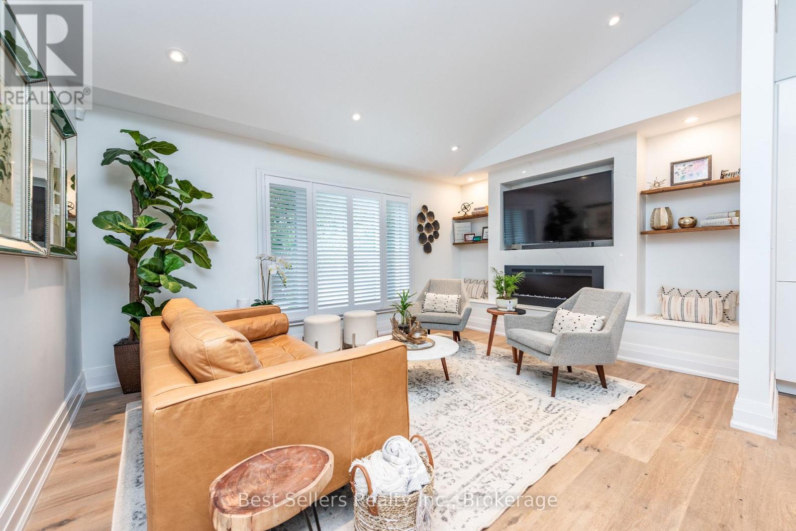 7407 Milburough Line E Property Photo 9