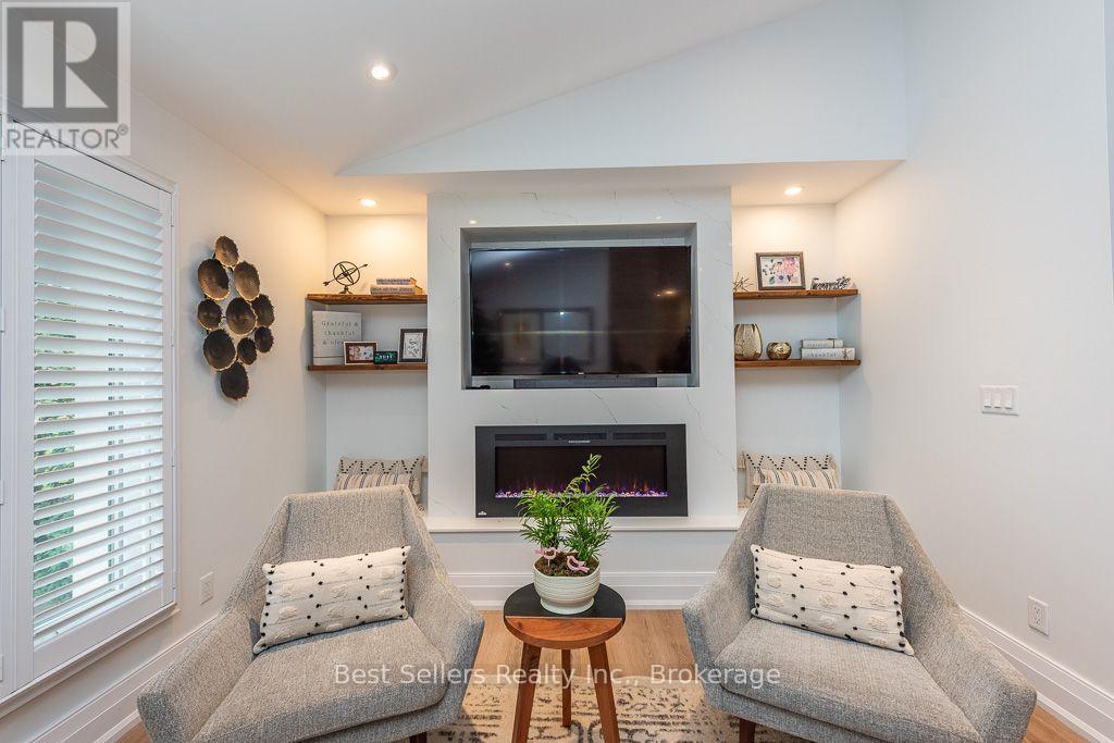 7407 Milburough Line E Property Photo 10