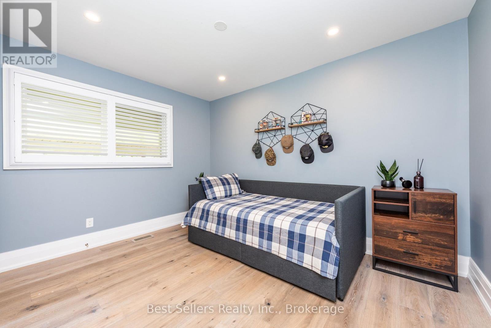 7407 Milburough Line E Property Photo 21
