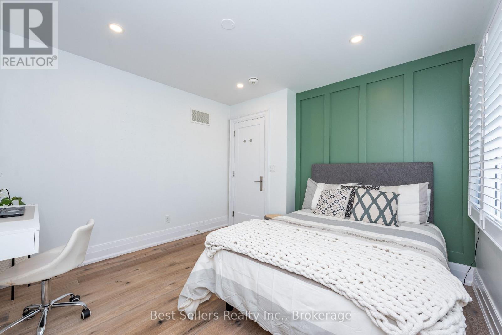 7407 Milburough Line E Property Photo 23