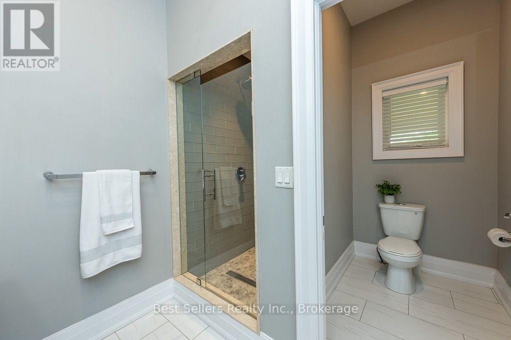 7407 Milburough Line E Property Photo 31