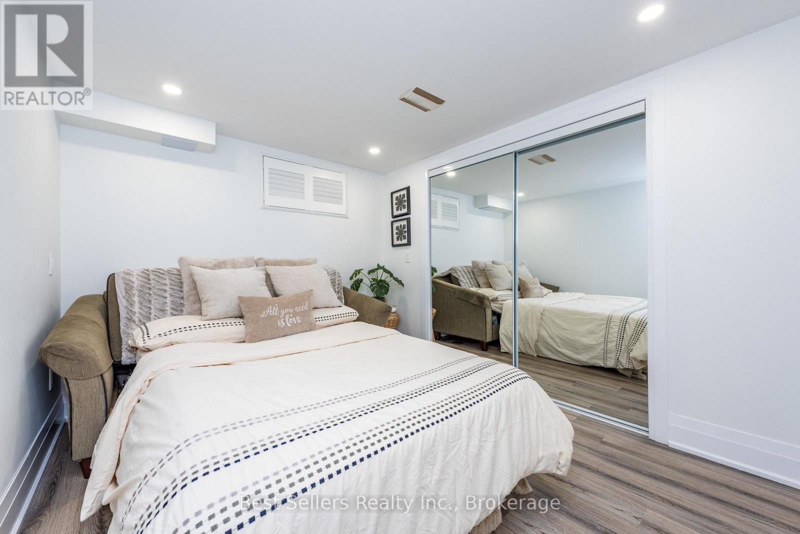 7407 Milburough Line E Property Photo 36