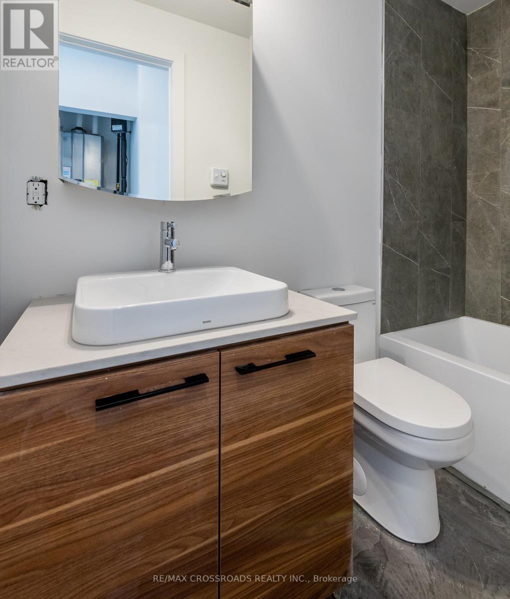 3a - 3333 Dundas Street W Property Photo 3