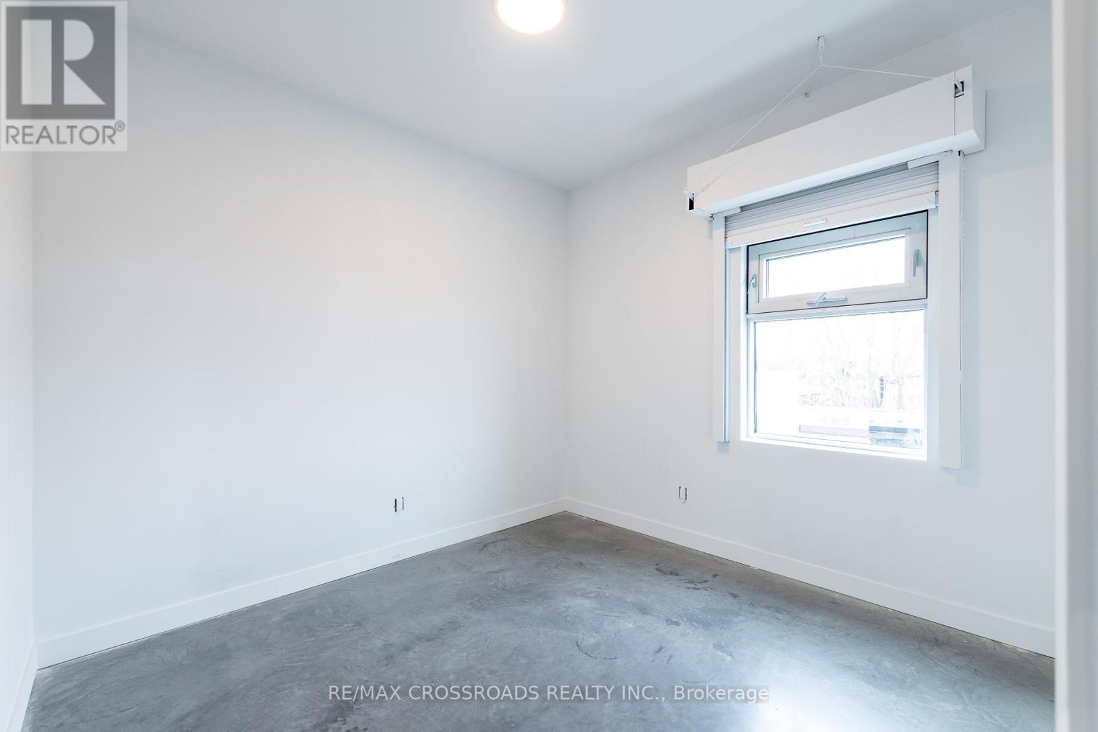 3a - 3333 Dundas Street W Property Photo 6