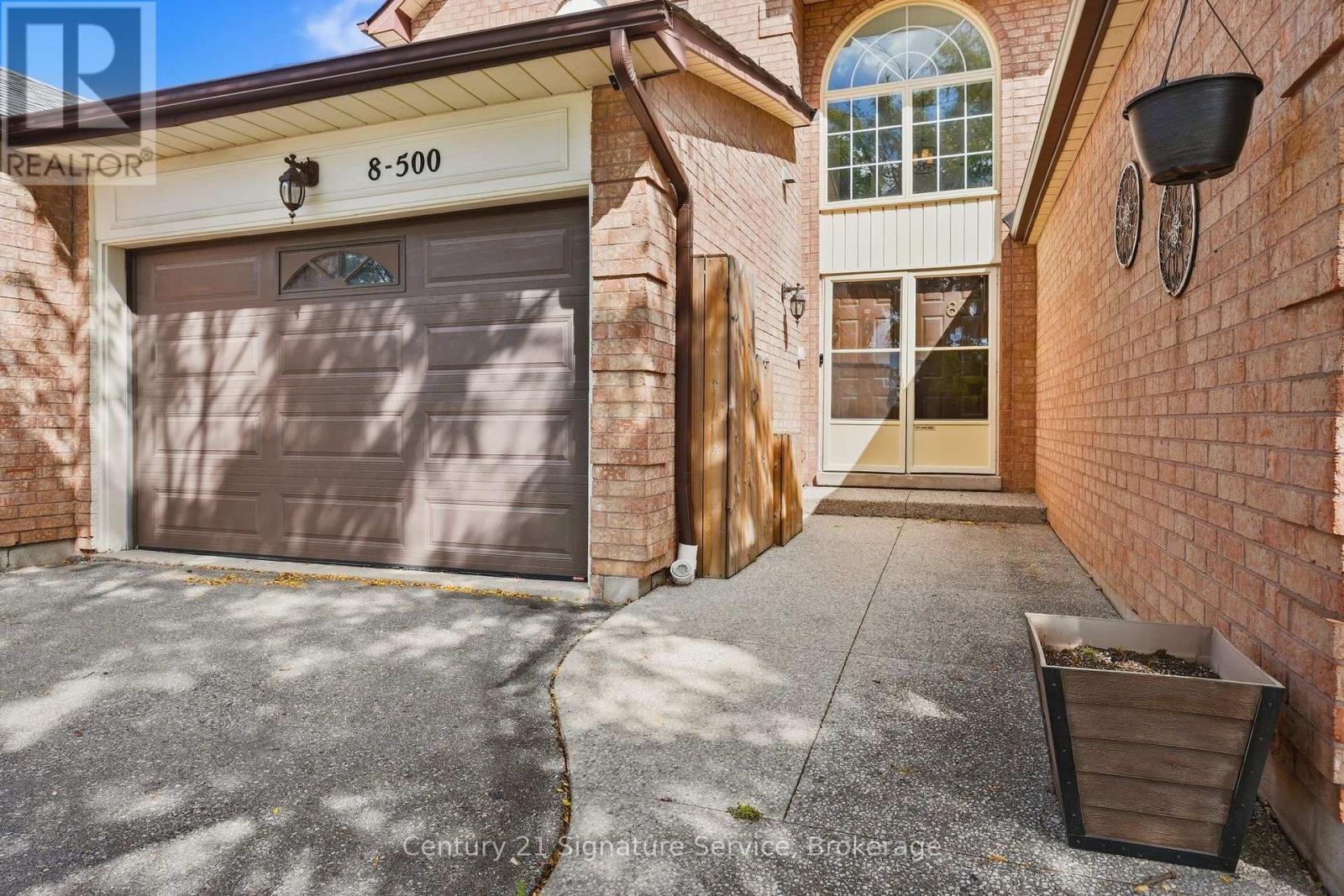 8 - 500 Silverthorne Crescent Property Photo 1