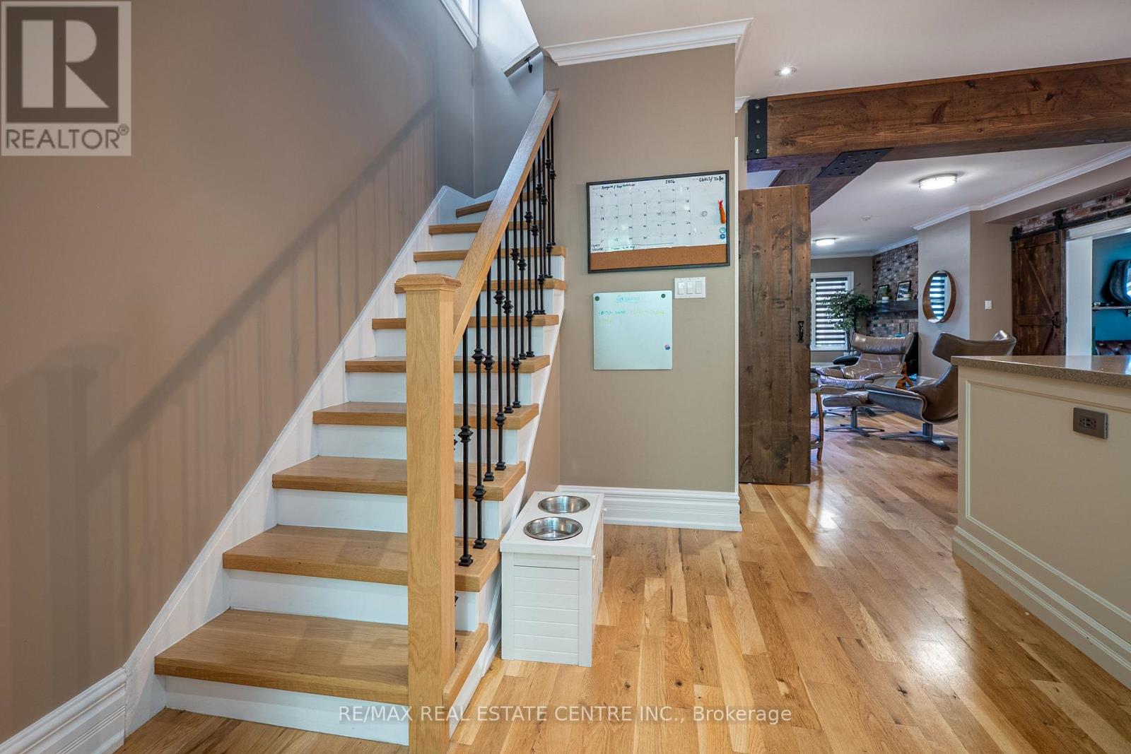 283 Plains Road W Property Photo 25