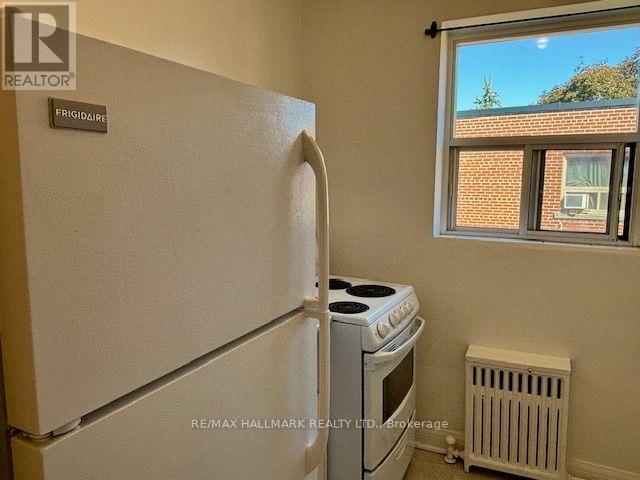 305 - 11 Anglesey Boulevard Property Photo 5