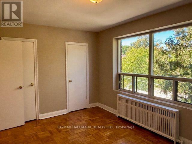 305 - 11 Anglesey Boulevard Property Photo 7
