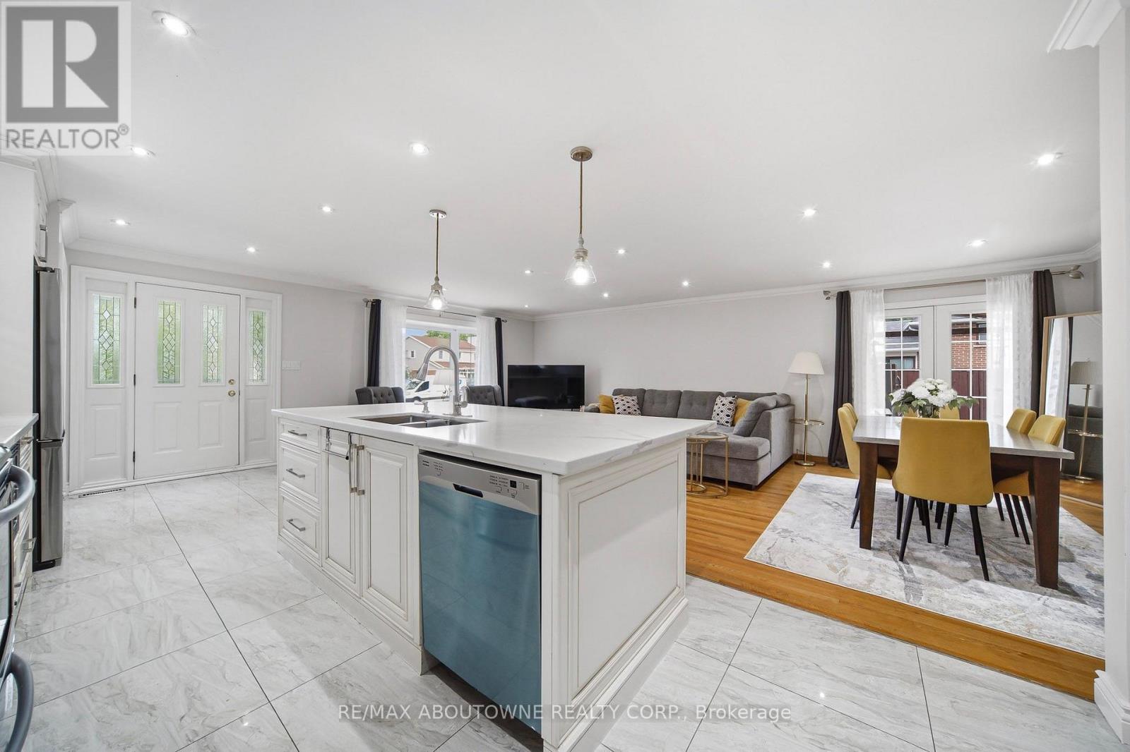 6346 Neuchatel Road Property Photo 6