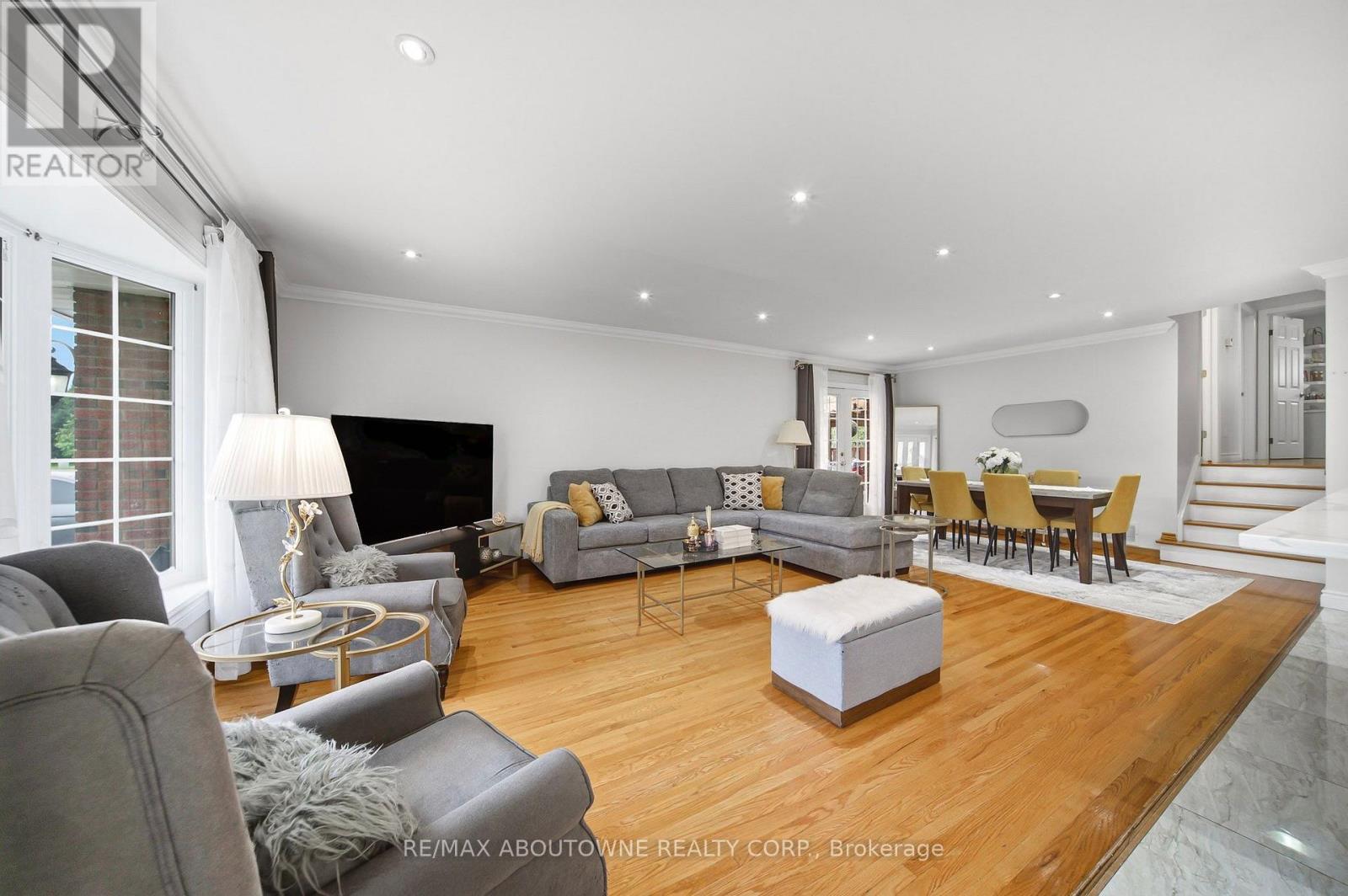 6346 Neuchatel Road Property Photo 8