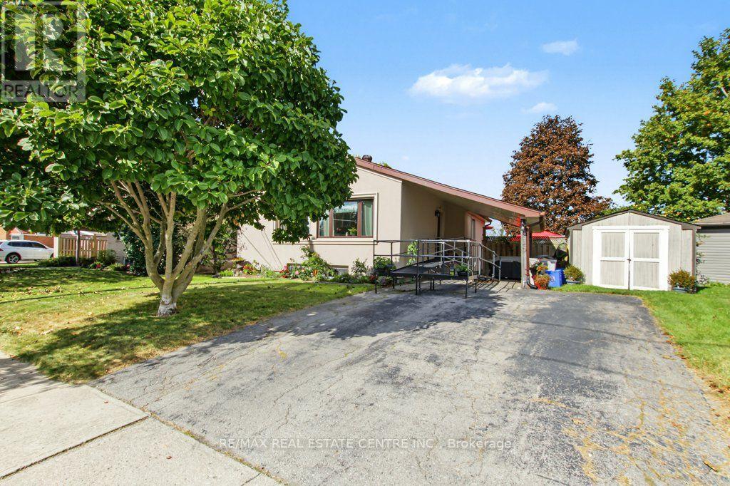 15 NORTON CRESCENT Property Photo 1