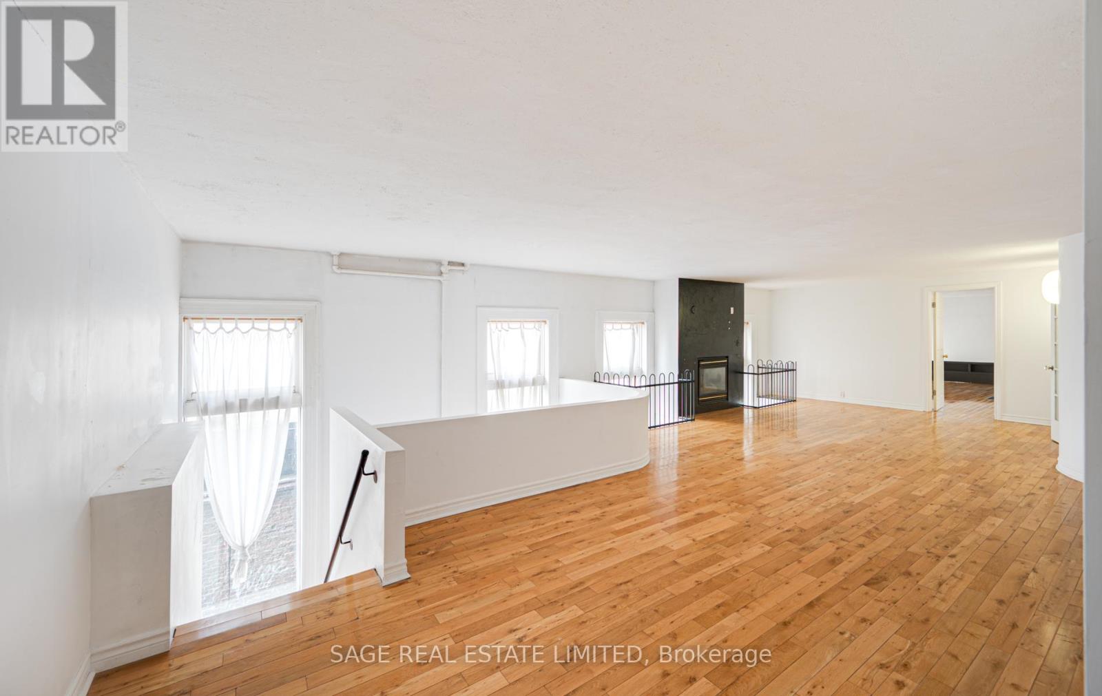 Main N - 207a Cowan Avenue Property Photo 6