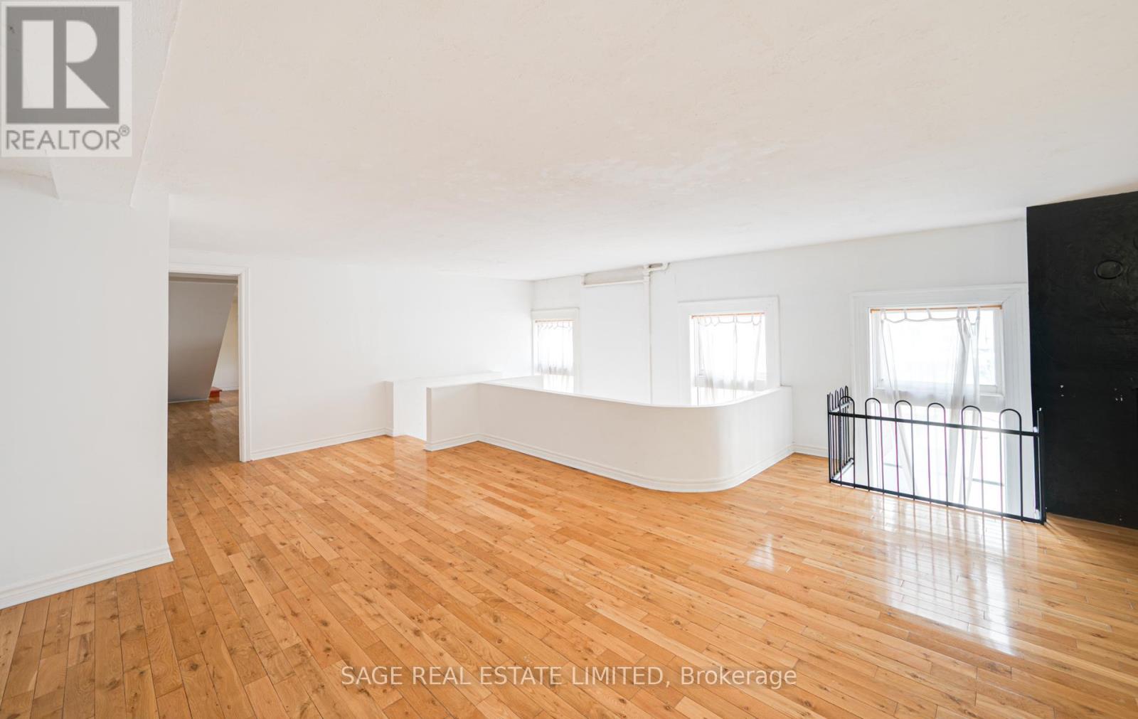Main N - 207a Cowan Avenue Property Photo 7