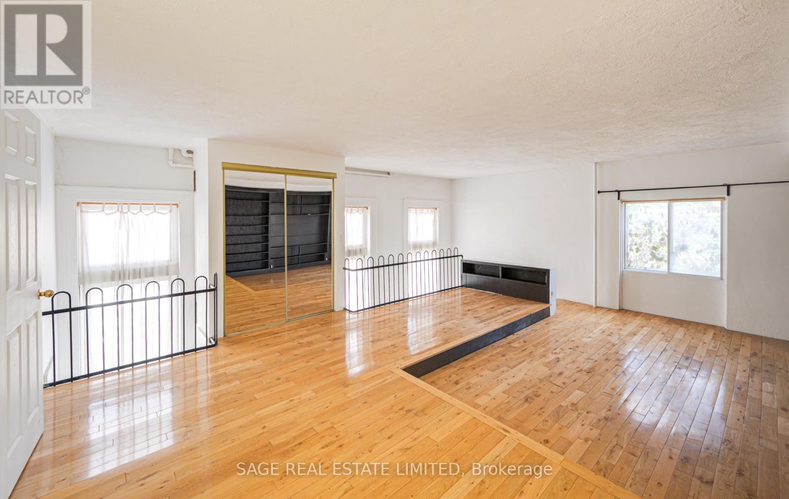 Main N - 207a Cowan Avenue Property Photo 13