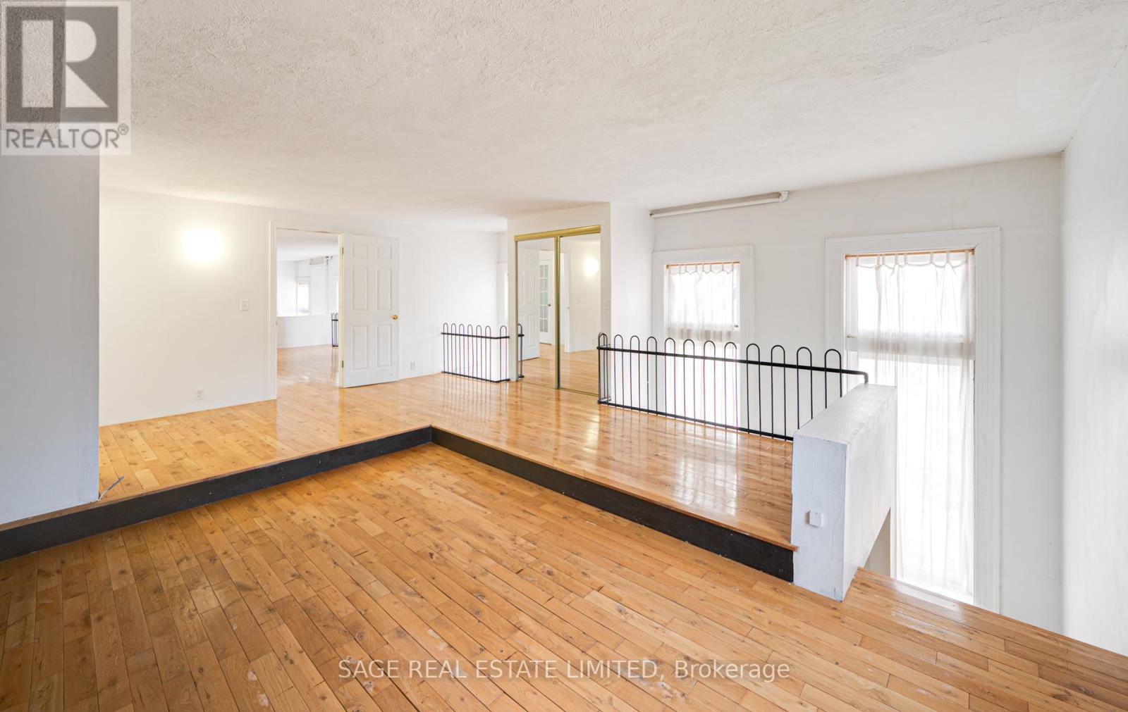 Main N - 207a Cowan Avenue Property Photo 16