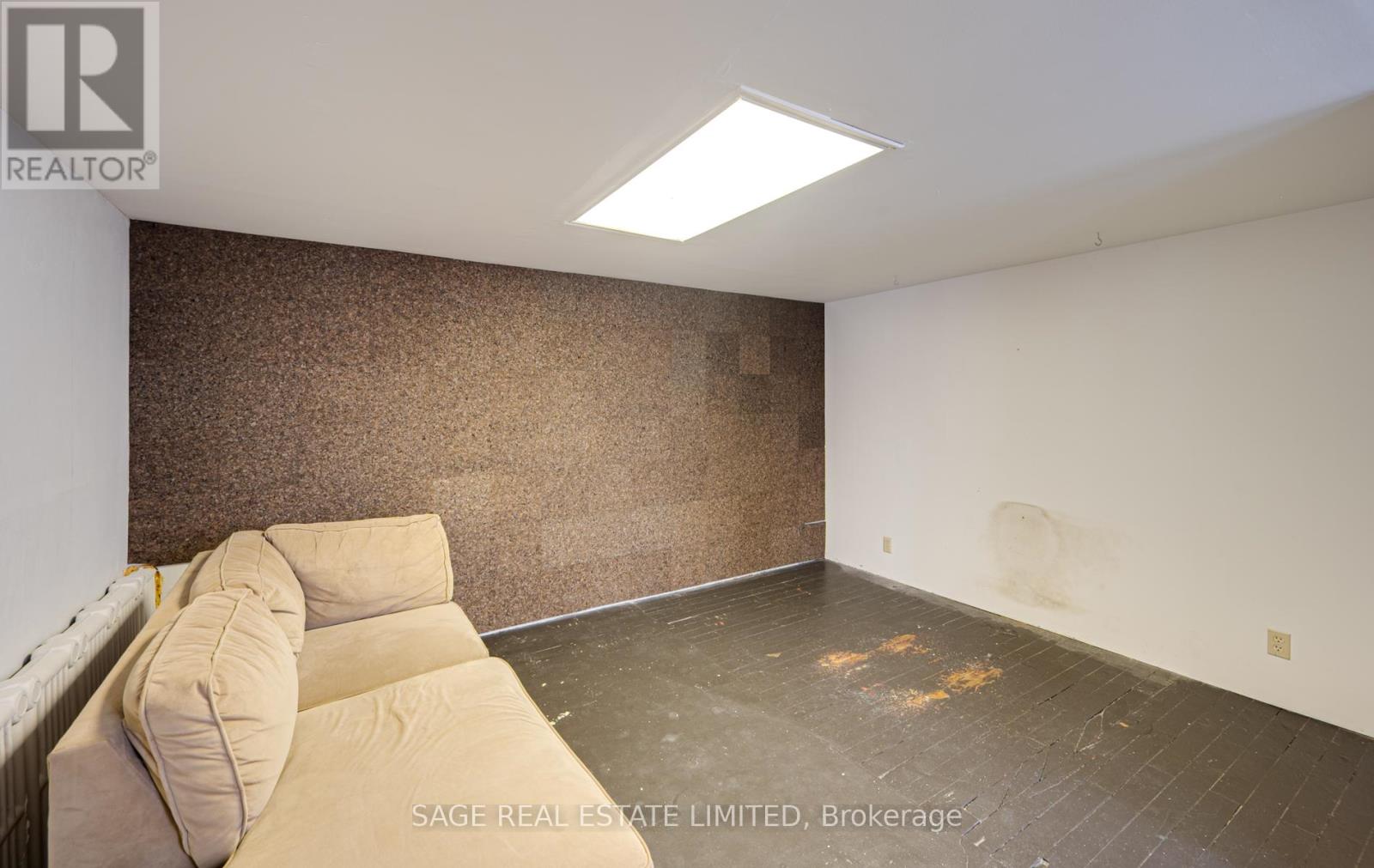 Main N - 207a Cowan Avenue Property Photo 18