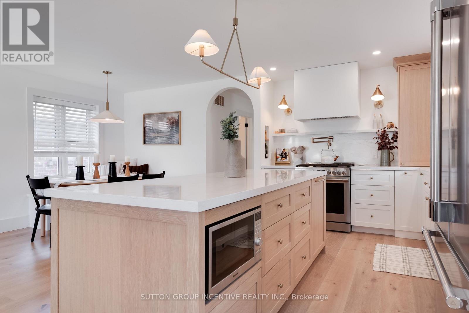 16 Robindale Avenue Property Photo 2