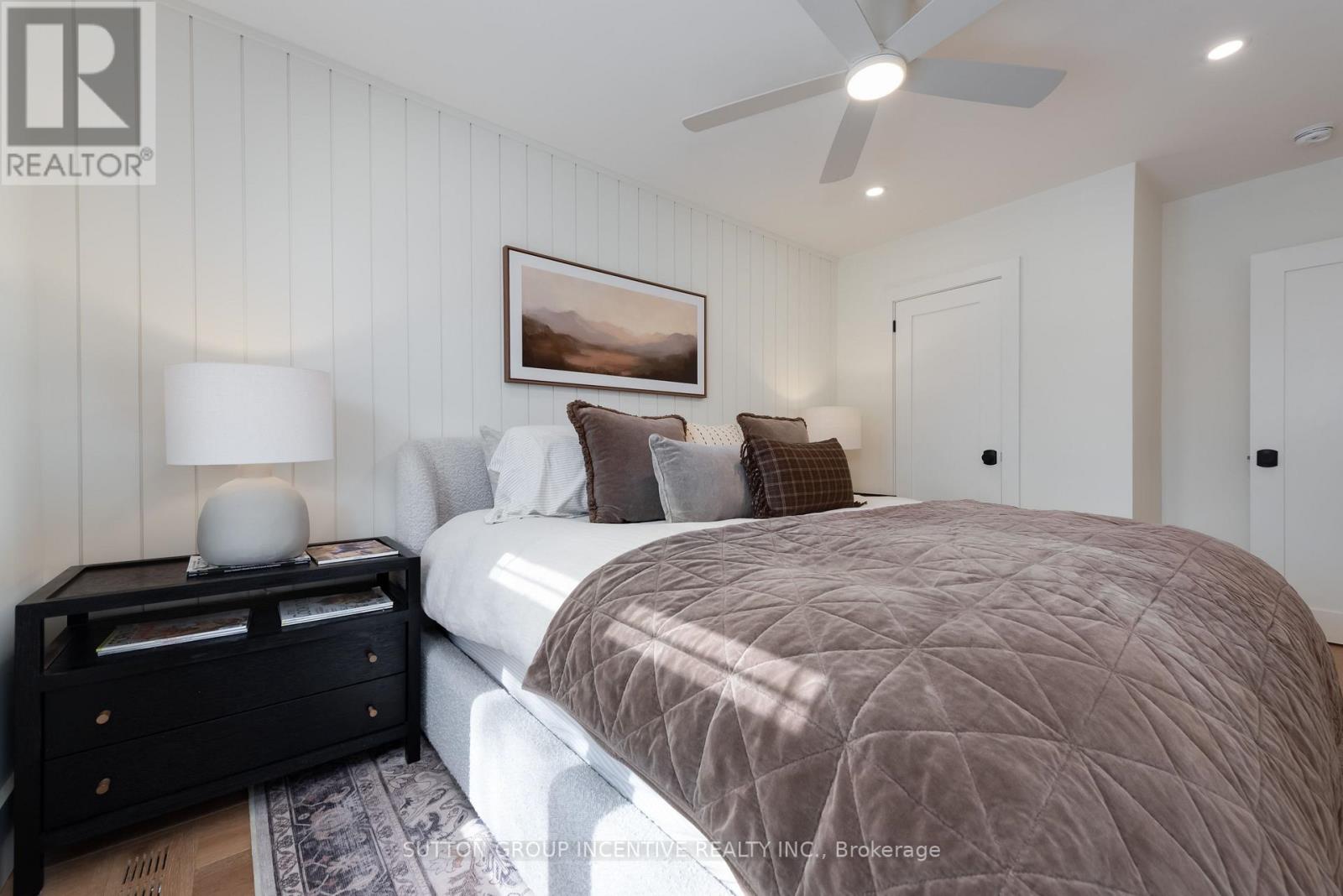 16 Robindale Avenue Property Photo 18