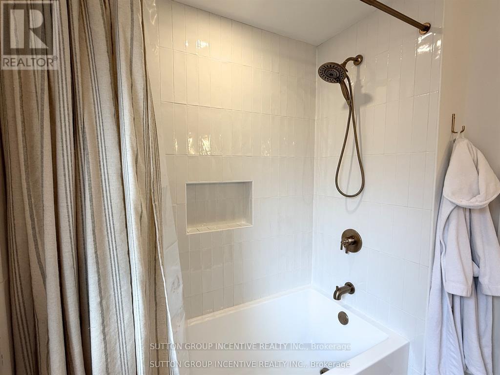 16 Robindale Avenue Property Photo 20