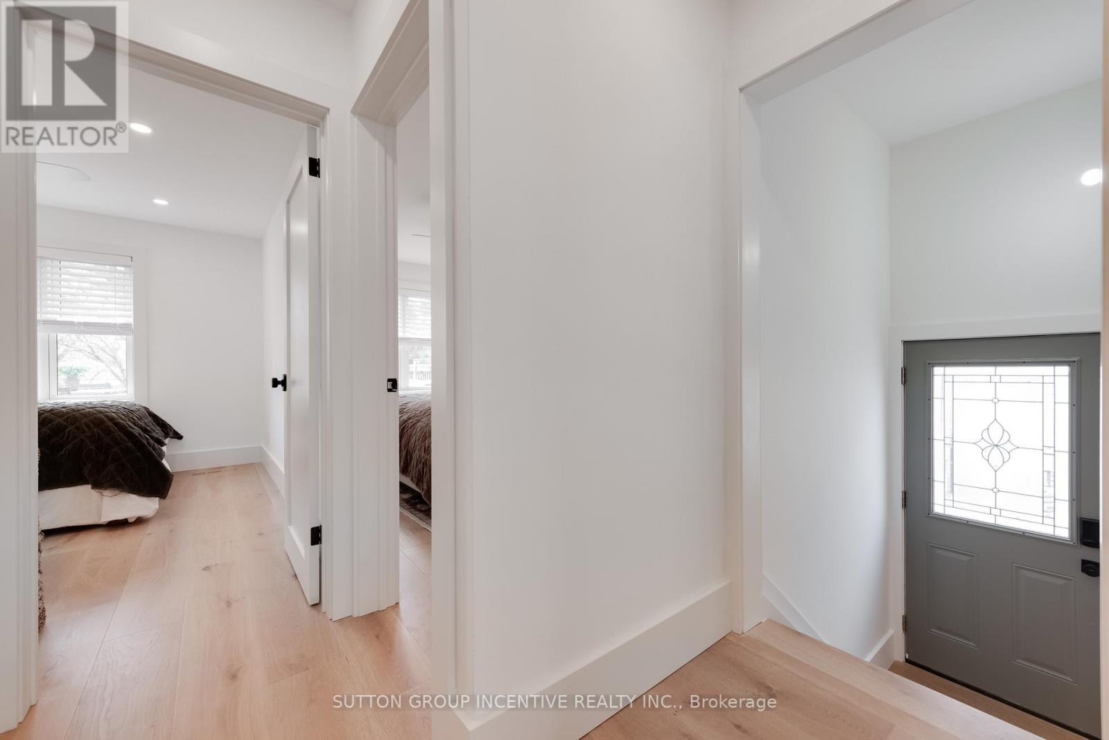16 Robindale Avenue Property Photo 25