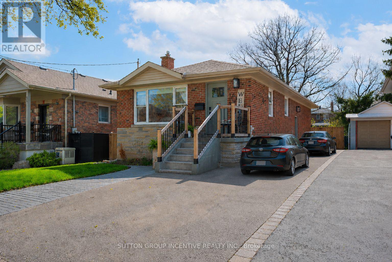 16 Robindale Avenue Property Photo 46