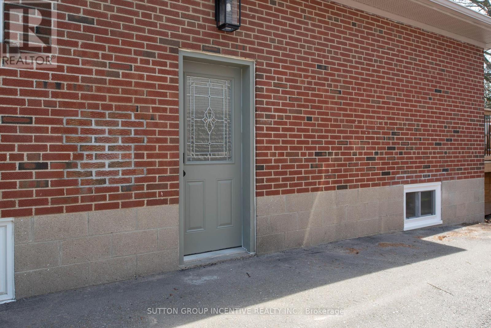 16 Robindale Avenue Property Photo 49