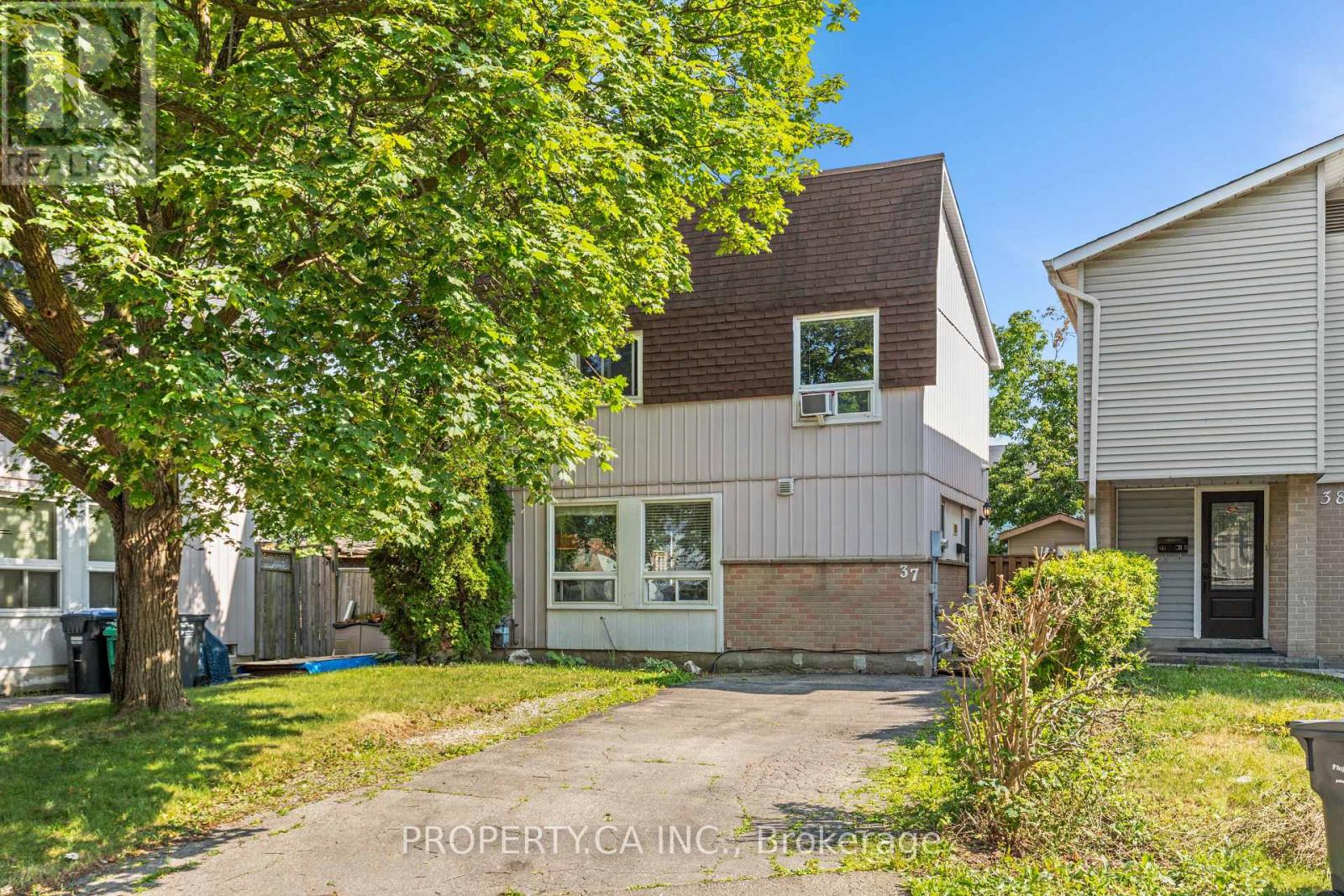37 Gladstone Square Property Photo 2