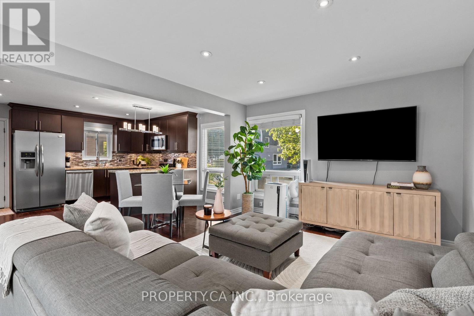 37 Gladstone Square Property Photo 5