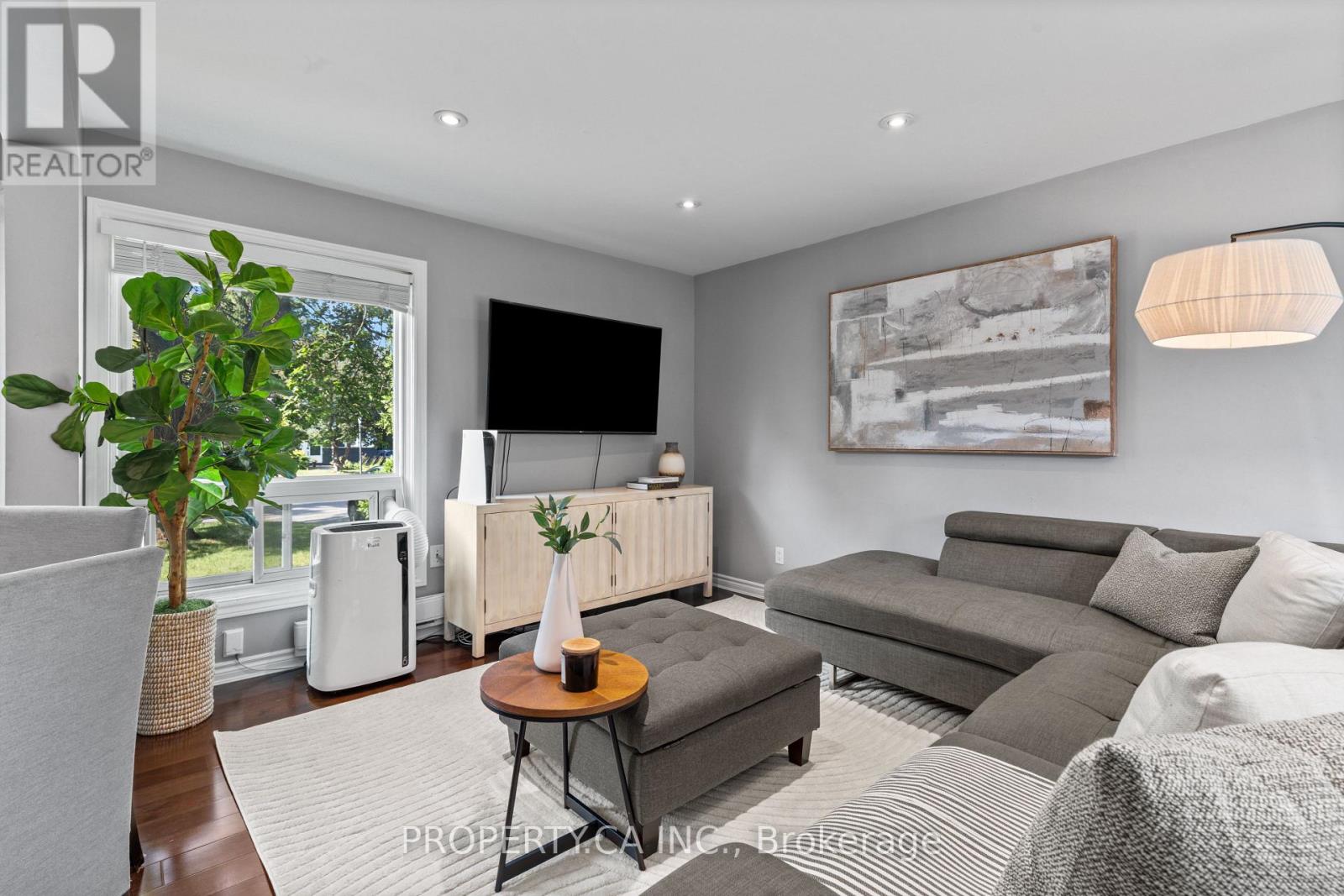 37 Gladstone Square Property Photo 7