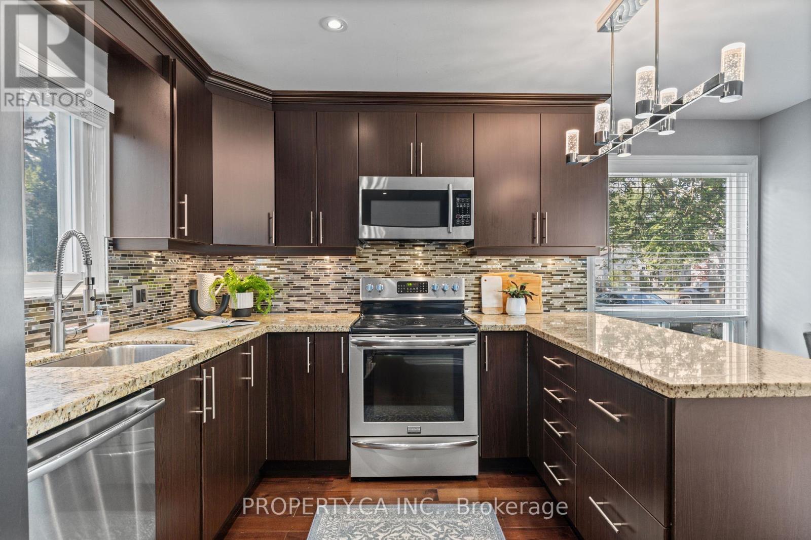 37 Gladstone Square Property Photo 11