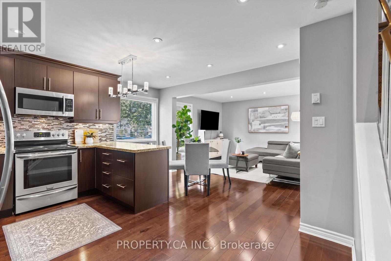37 Gladstone Square Property Photo 12